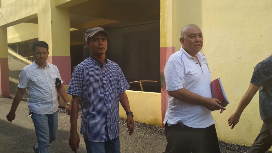 Waka II DPRD Kota Bengkulu Teuku Zulkarnaian Bersama Kuasa Hukum Tarmizi Gumay melapor Kepolda