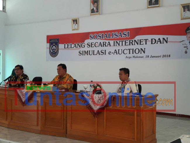 Kepala BPKAD BU Kisro Zanito didampingi Sekda Haryadi 