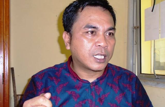 Ketua DPRD Benteng Tarmizi  saat Memberikan keterangan Ke Awak Media 