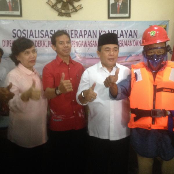 Anggota DPR RI Foto bersama setelah Meresmikan Kampung KB