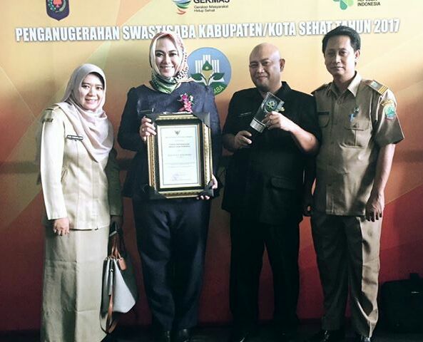 Karawang Sabet Penghargaan Swatisaba Wibera