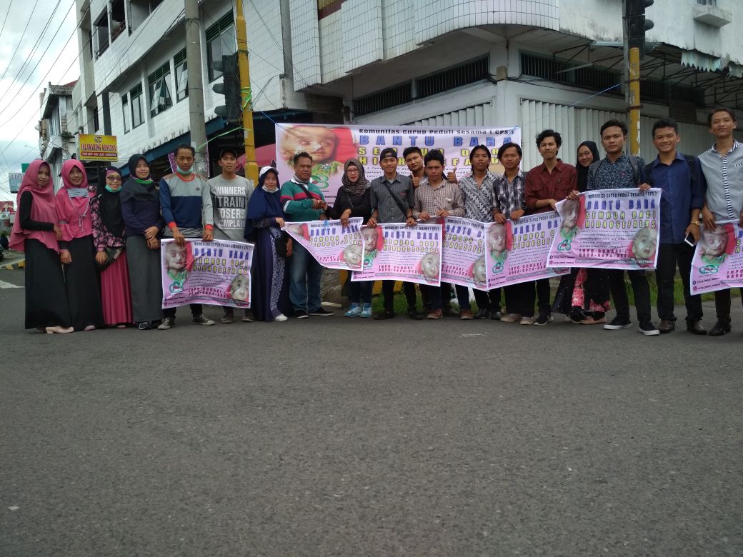 Komunitas Pemuda Curup Peduli Sesama Sedang melakukan aksi Meminta Bantuan Dana