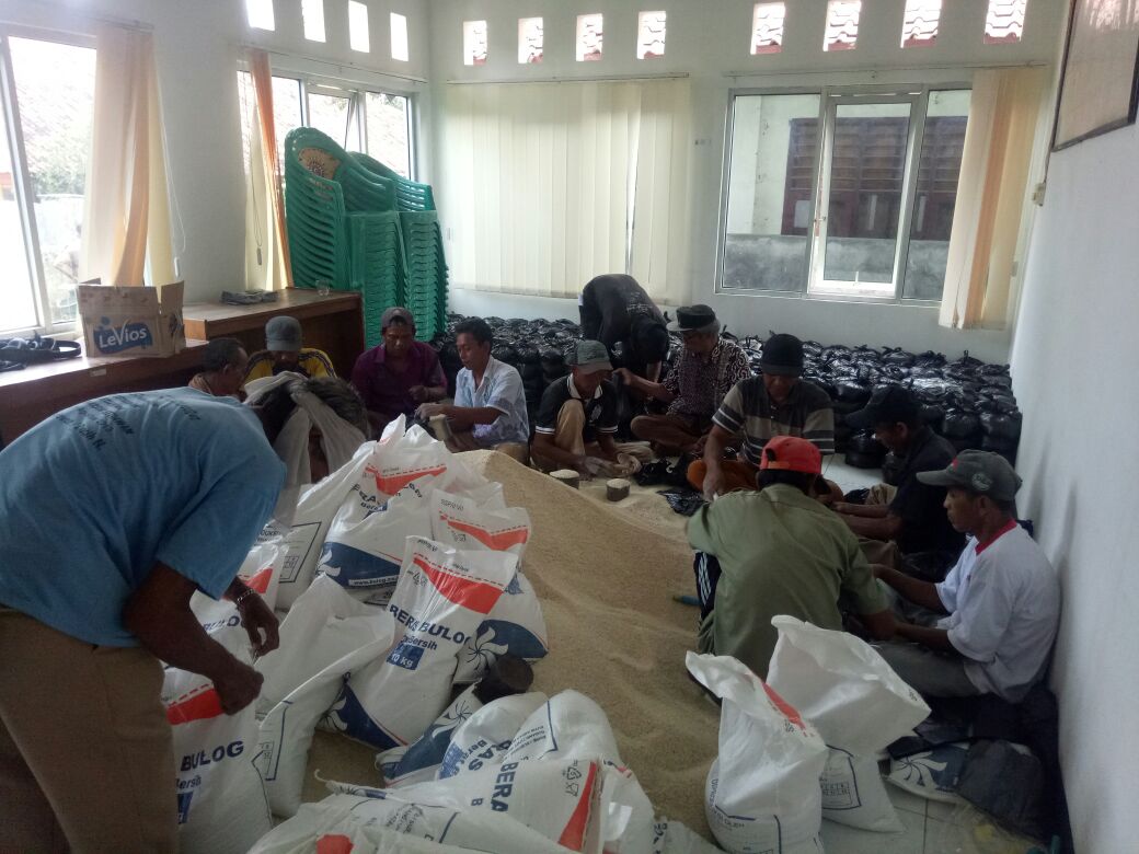 Pembagian Rasta Kepada Masyarakat 