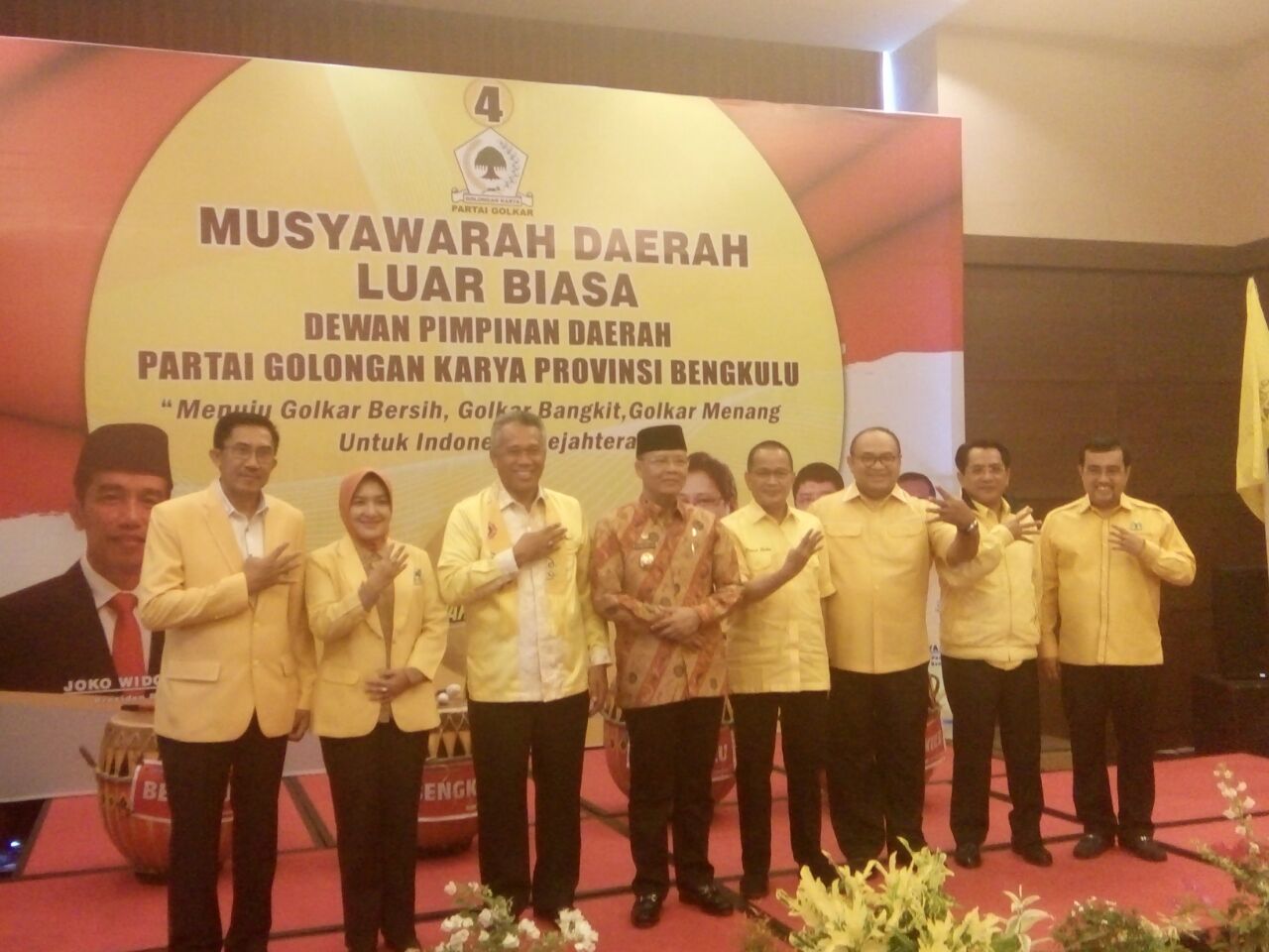 Pengurus Golkar Berfoto bersama Plt Gubernur Bengkulu 