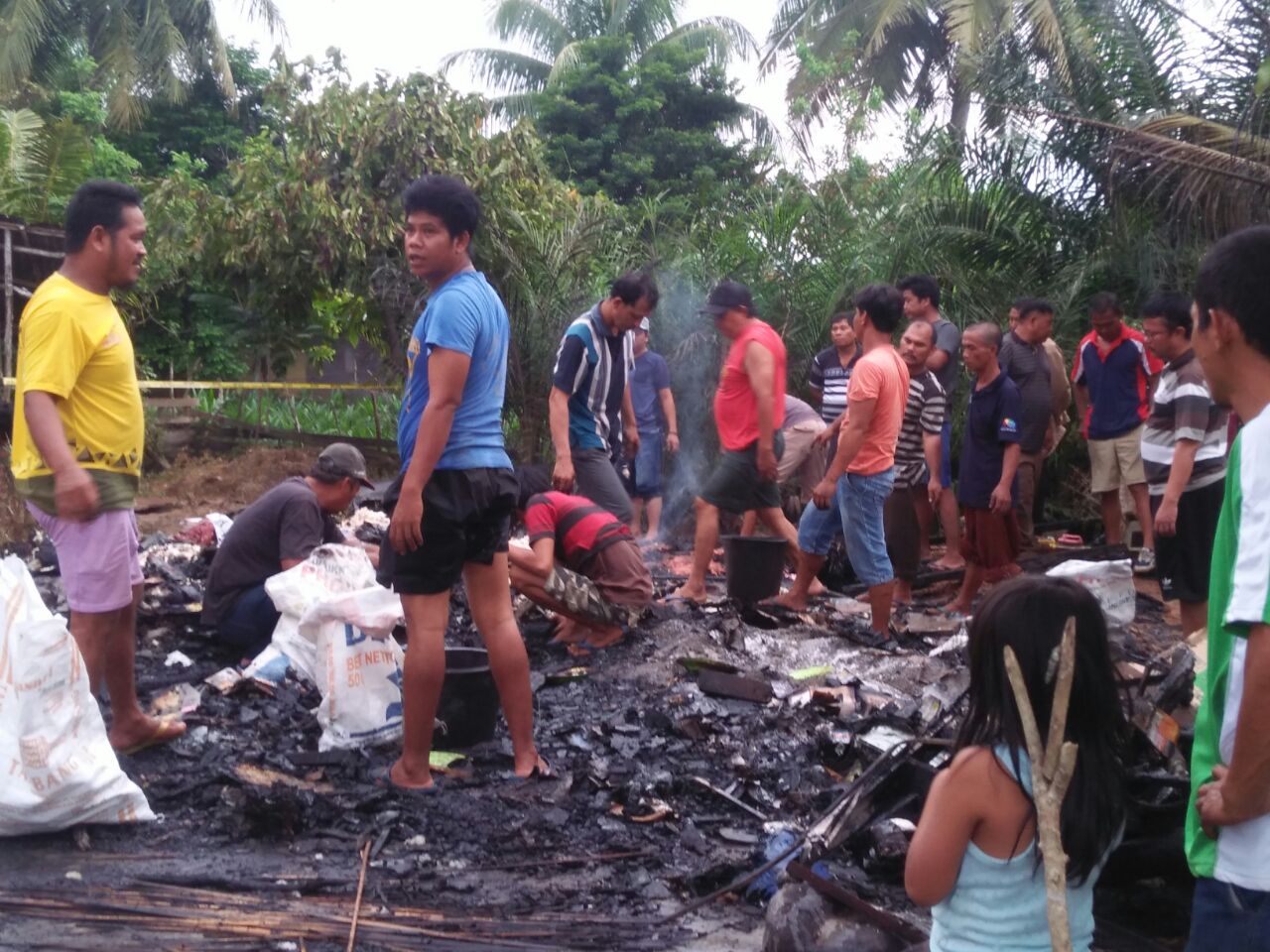 Kebakaran di Rawa Makmur Kota Bengkulu Hanguskan Warung