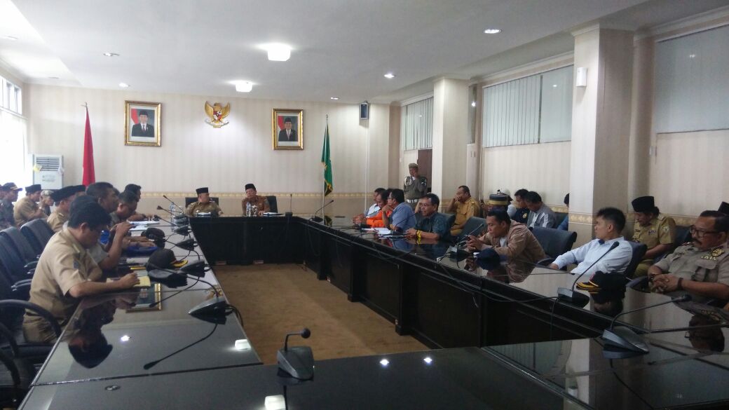 Audensi Nelayan Trawl dengan Gubernur Bengkulu