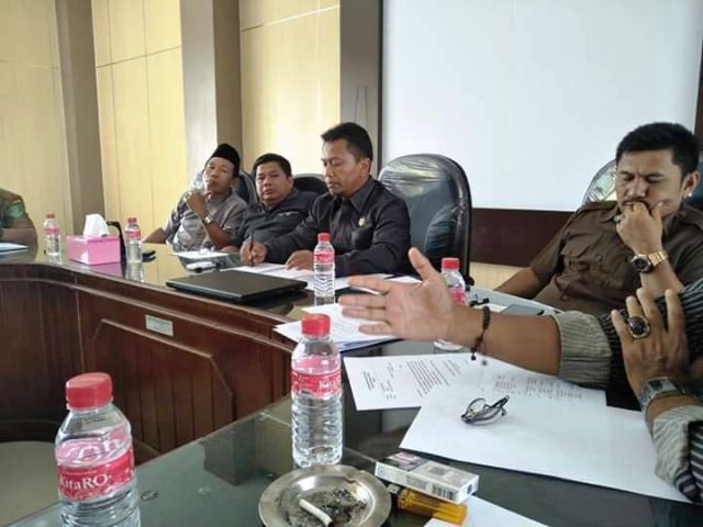 Komisi II DPRD Kabupaten Bengkulu Tengah merespon keluhan para petugas penyuluh lapangan