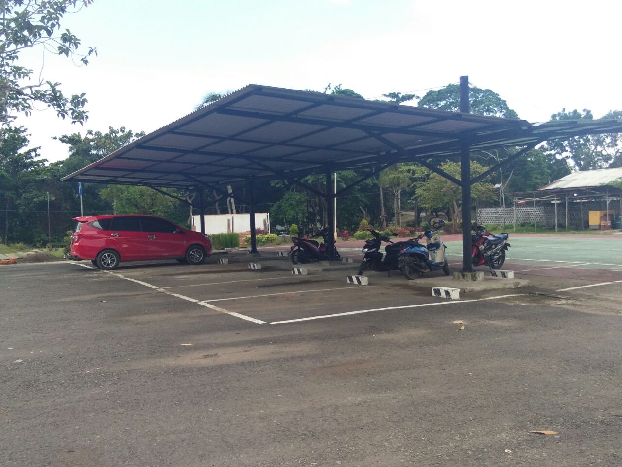 Tampak Lokasi parkir kantor DPRD Pali 