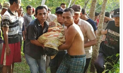 Tampak Korban Sudah dievakuasi Masyarakat sekitar