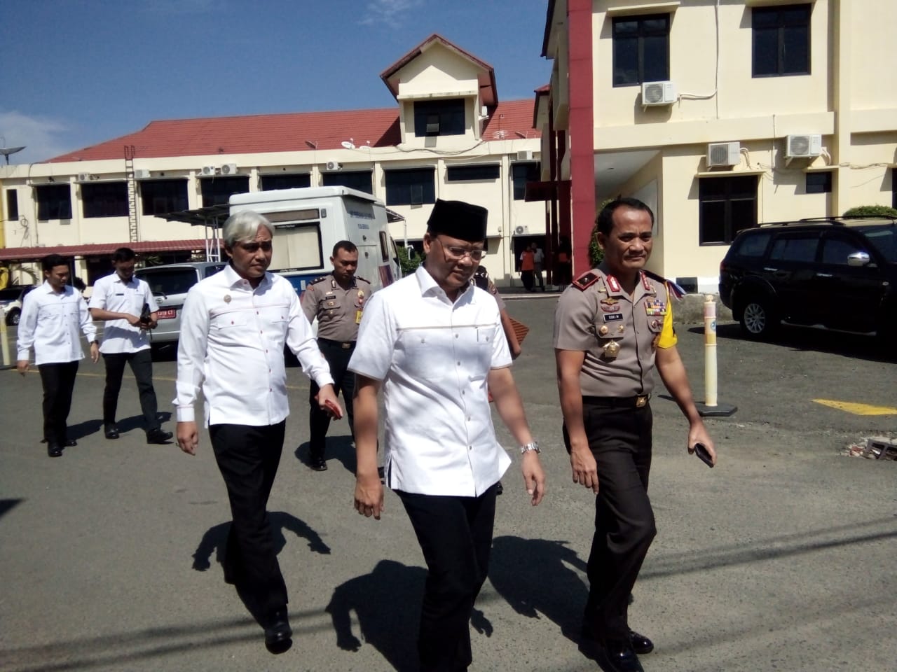 Tampak Plt Gubernur Bengkulu Rohidin Mersyah bersama Kapolda Bengkulu 