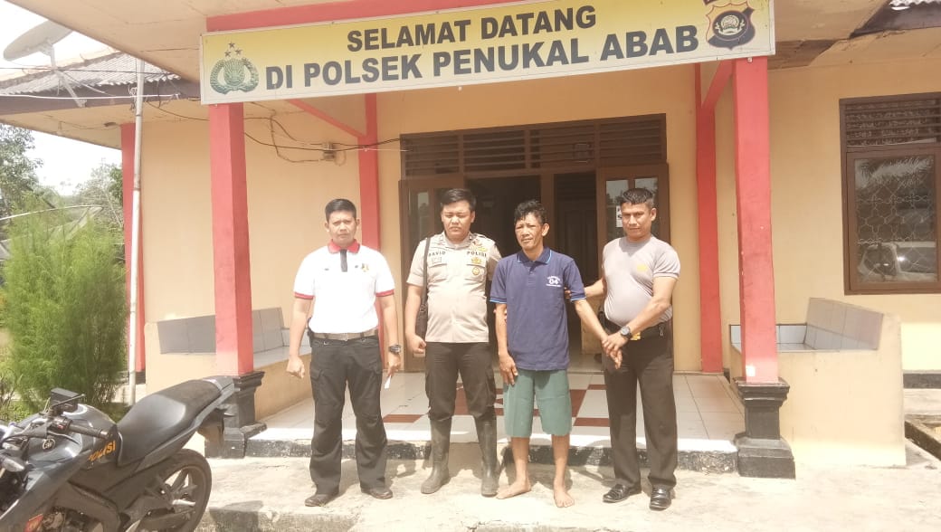 Tersangka diamankan Mapolsek Pali