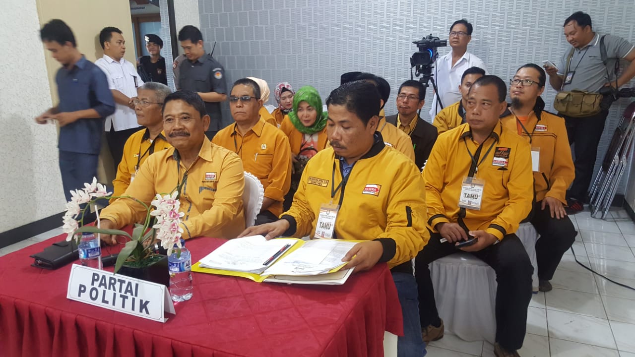 DPD Hanura Mendaftar Ke KPU Provinsi Bengkulu