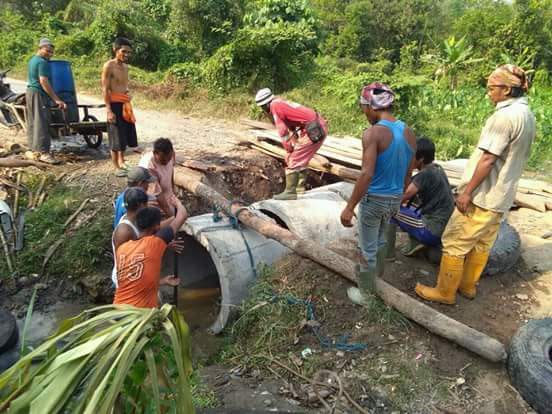Tampak Pengerjaan Jalan Tengah Berlangsung