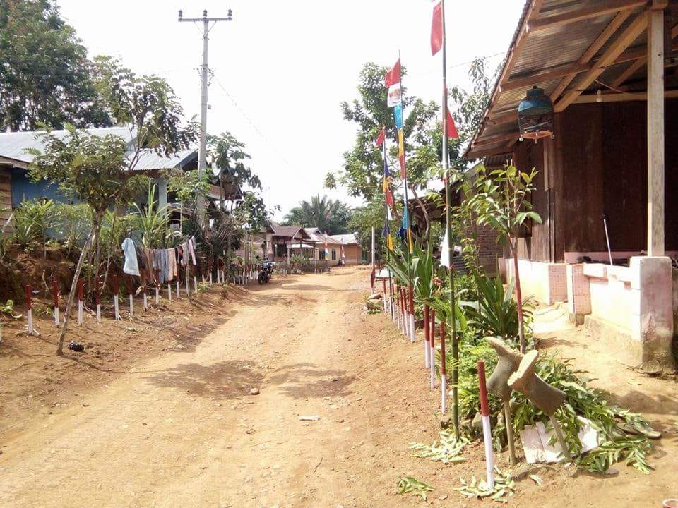 Tampak Kondisi Jalan yang Belum Tersentuh Pembangunan