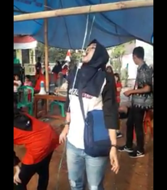 Aneng Winengsi Menjadi Peserta Lomba