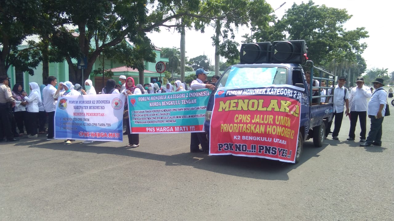 Suasana Aksi Unjuk Rasa