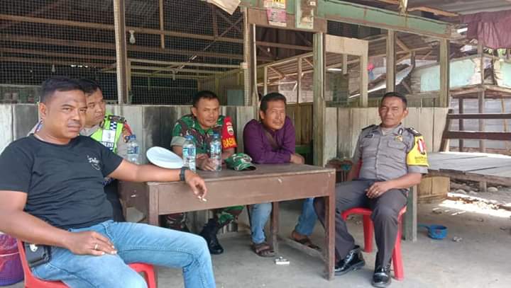 Babinsa dan Bhabinkamtibnas Gelar Komsos