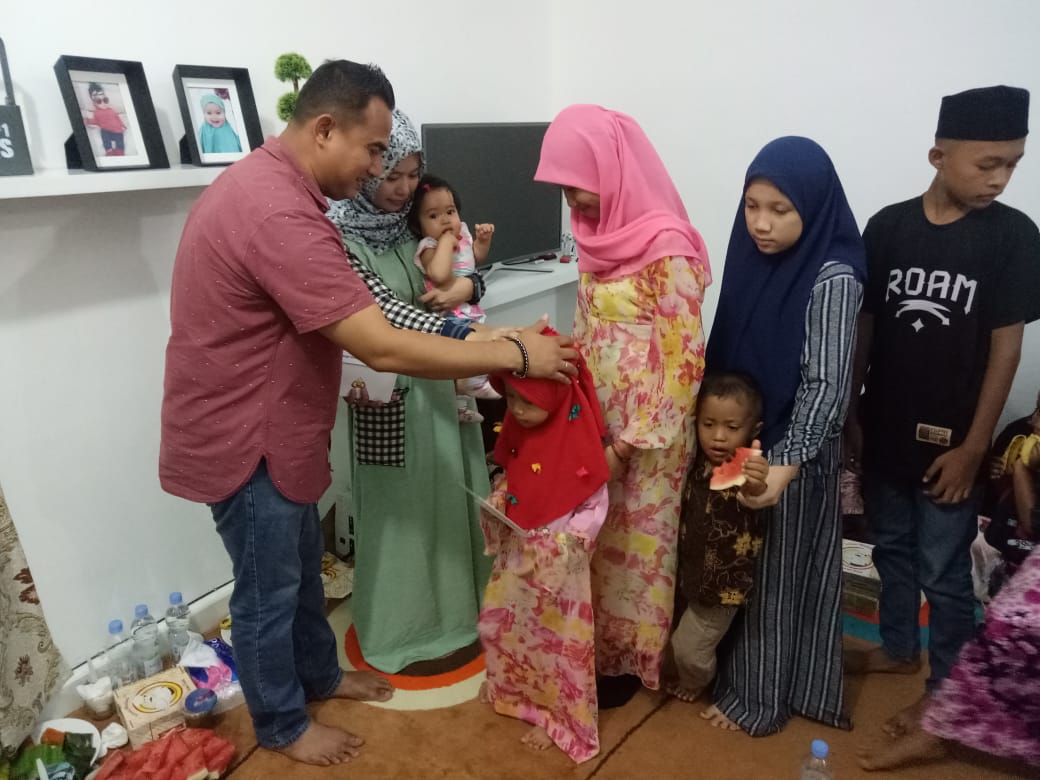 Kasat Intelkam Polres Labuhanbatu Santuni Anak yatim piatu