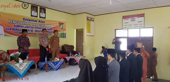 Kades Ranah Singkuang Lantik Perangkat Desa