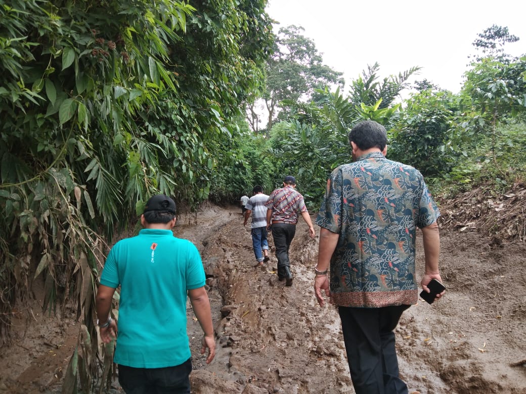 Gunung Sinabung Muntahkan Lahar Dingin