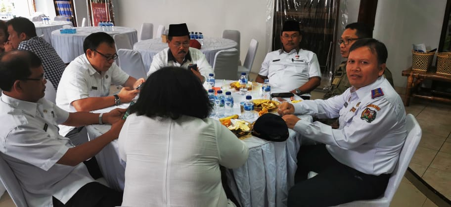 Dinas Perhubungan karo Gelora Fajar, disela sela rumah dinas Bupati Karo menghadiri acara pawai anak ditemui awak media