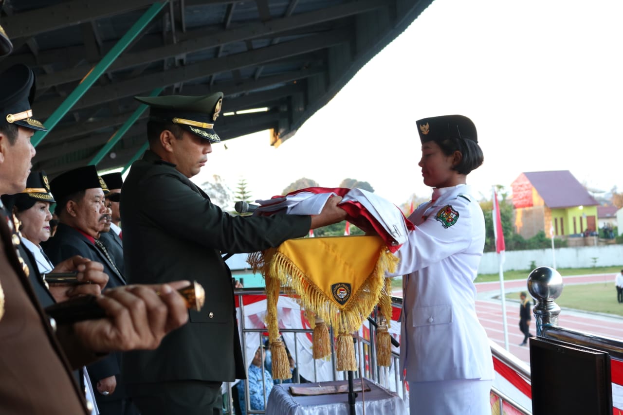 Dandim 0205/TK Jadi Irup Upacara Penurunan Bendera Merah Putih