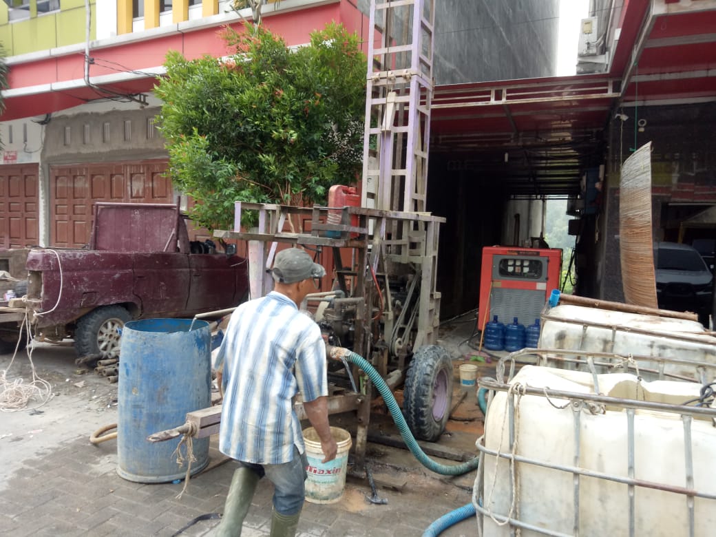 Pembuatan Galian Sumur Bor Grenn Spa Diduga Tidak Kantongi Izin