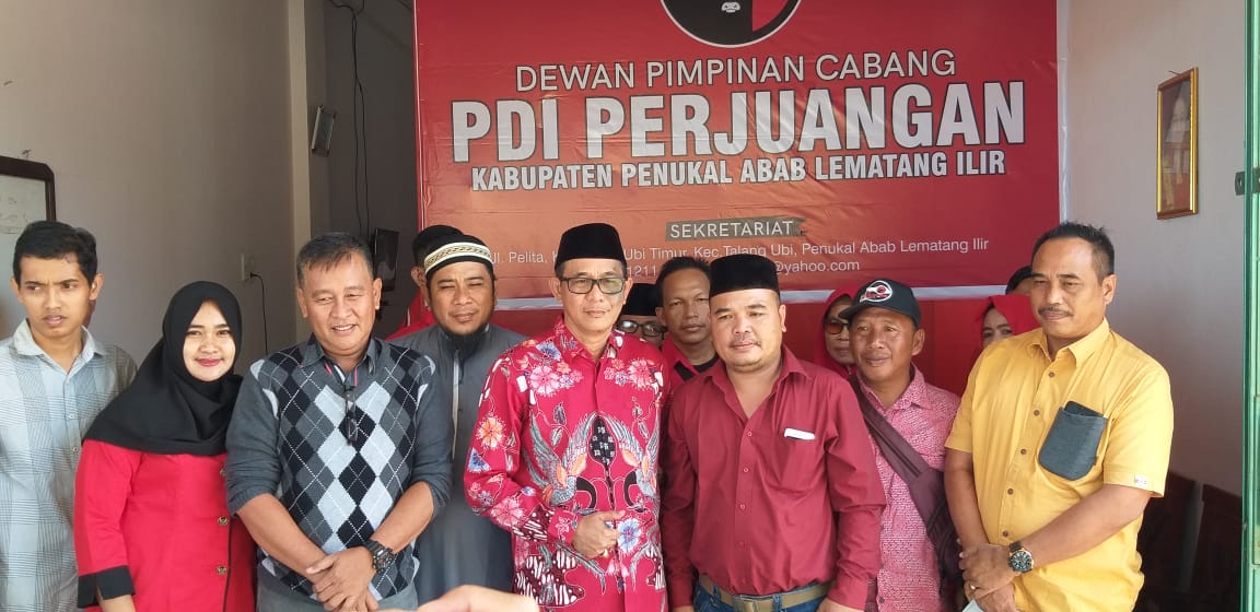 Heri Amalindo Kembalikan Berkas Pendaftaran Cabup