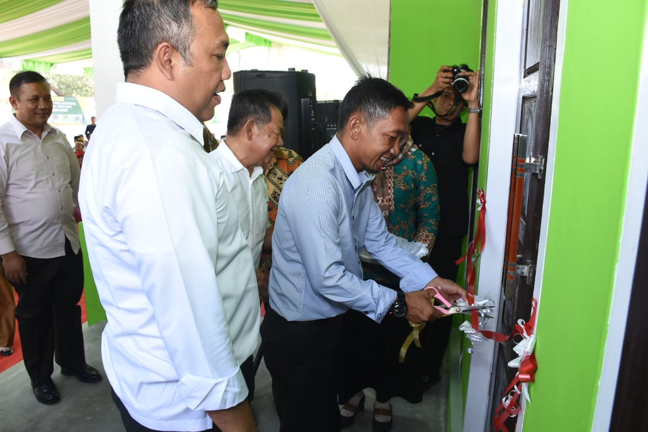 Bupati Tubaba Resmikan Bedah Rumah