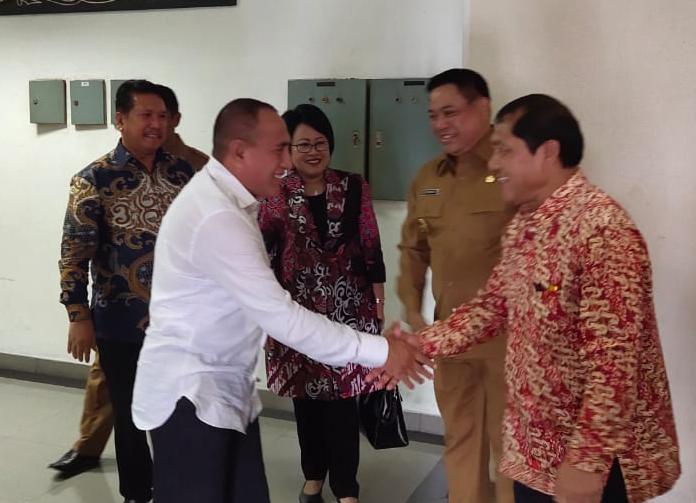 Bupati Karo Terkelin Brahmana didampingi sekda kab karo Drs kamperas Terkelin Purba dan Kepala BPKPAD Andreasta Tarigan