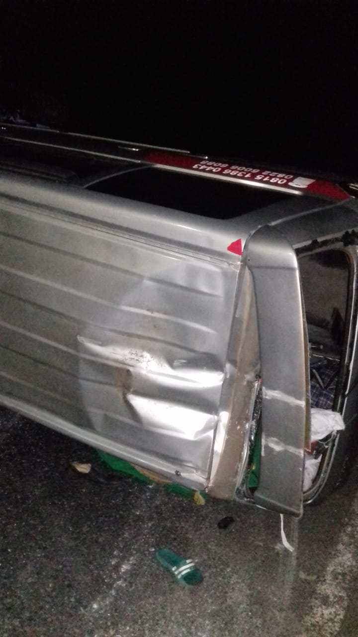Mobil Jenazah Alami Kecelakaan Tunggal