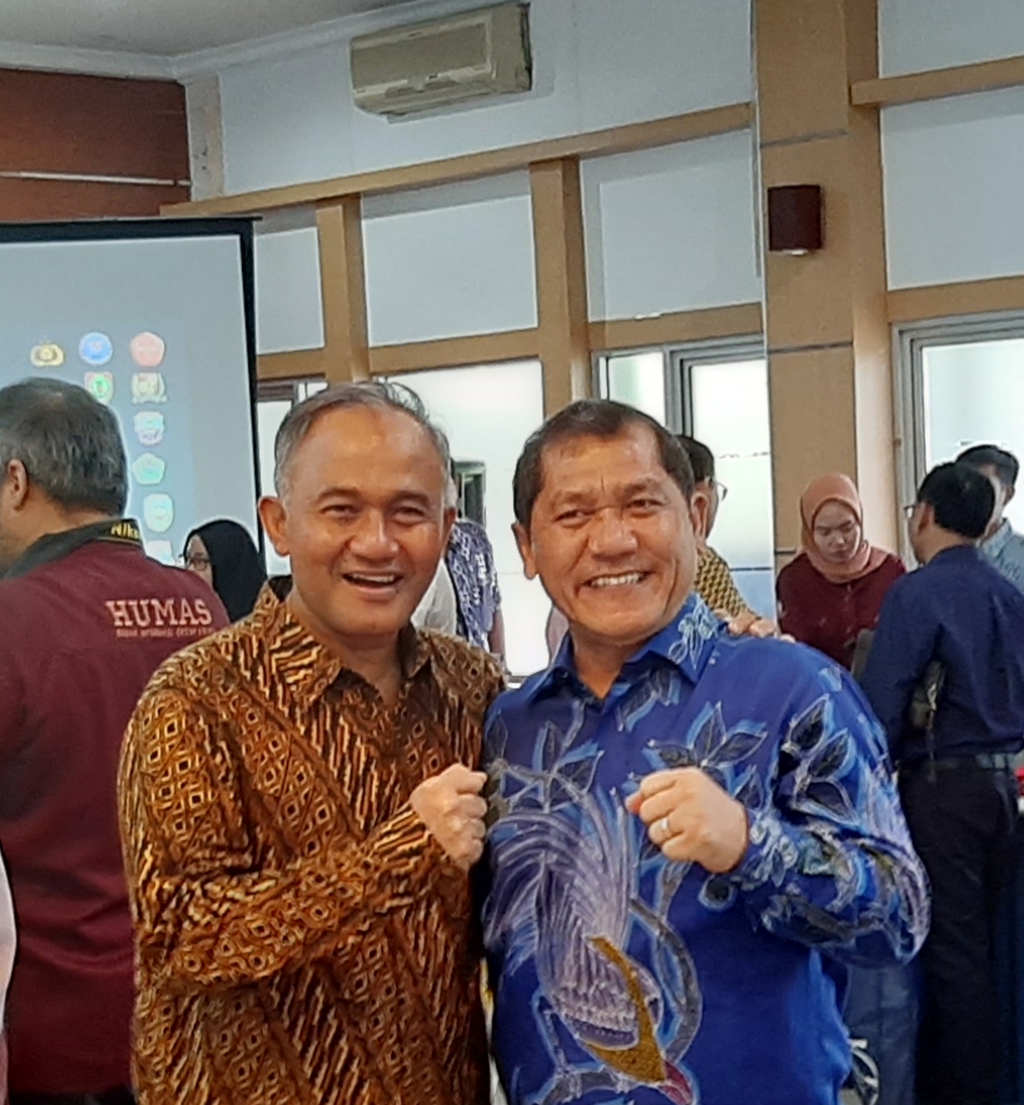 Bupati Karo Terkelin Brahmana Foto Bersama Kepala Badan Narkotika Nasional Komjen Pol Drs Heru Winarko