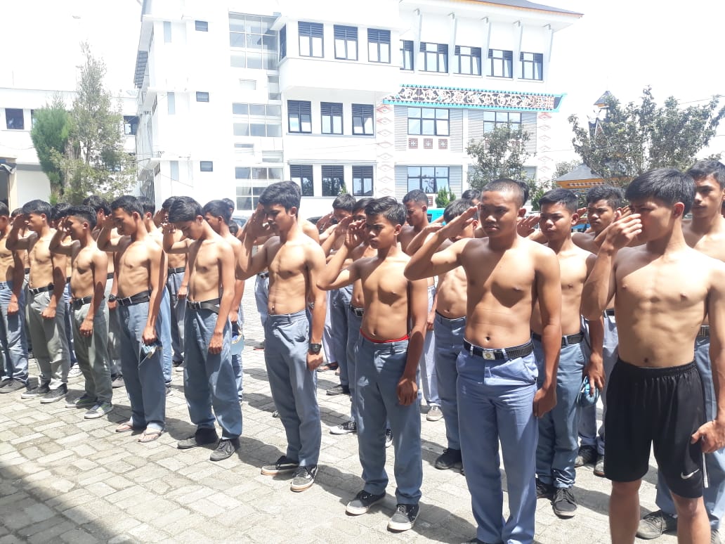 Satpol PP Karo Jaring Puluhan Siswa