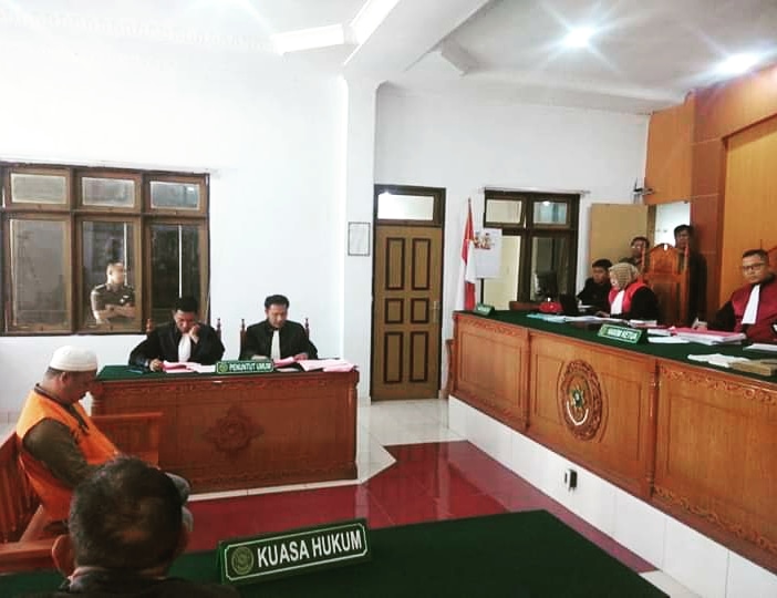 Sidang kasus kepemilikan narkoba jenis sabu seberat 9 Kg dengan terdakwa Suparno Tresno dan Agus Setiawan dengan agenda sidang tuntutan yang dituntut hukuman seumur hidup saat sidang di ruang Cakra PN Kabanjahe
