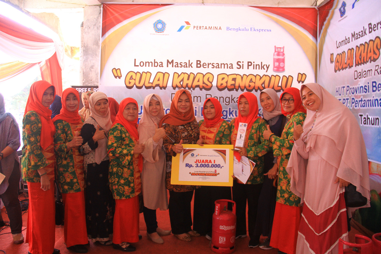 Dharma Wanita Dinas TPHP Juarai Masak Gulai Ikan Khas Bengkulu