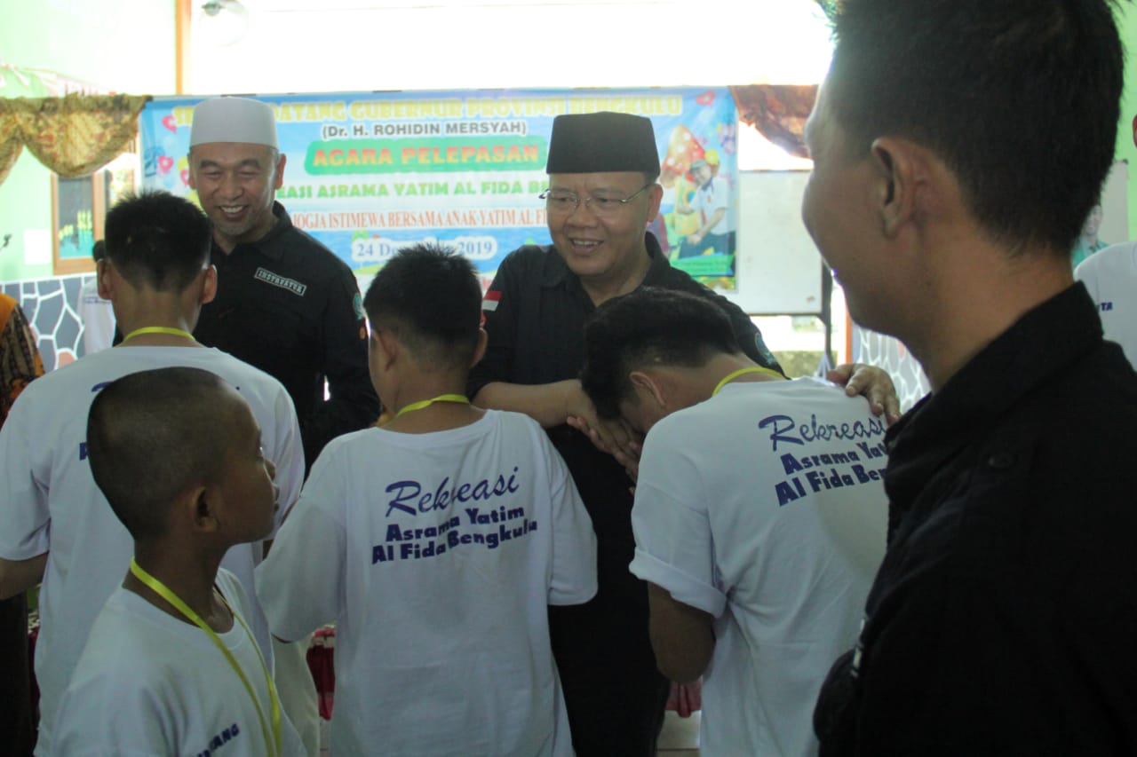 Lepas Rekreasi Anak-anak Al-Fida Gubernur Rohidin Disambut Suka Cita