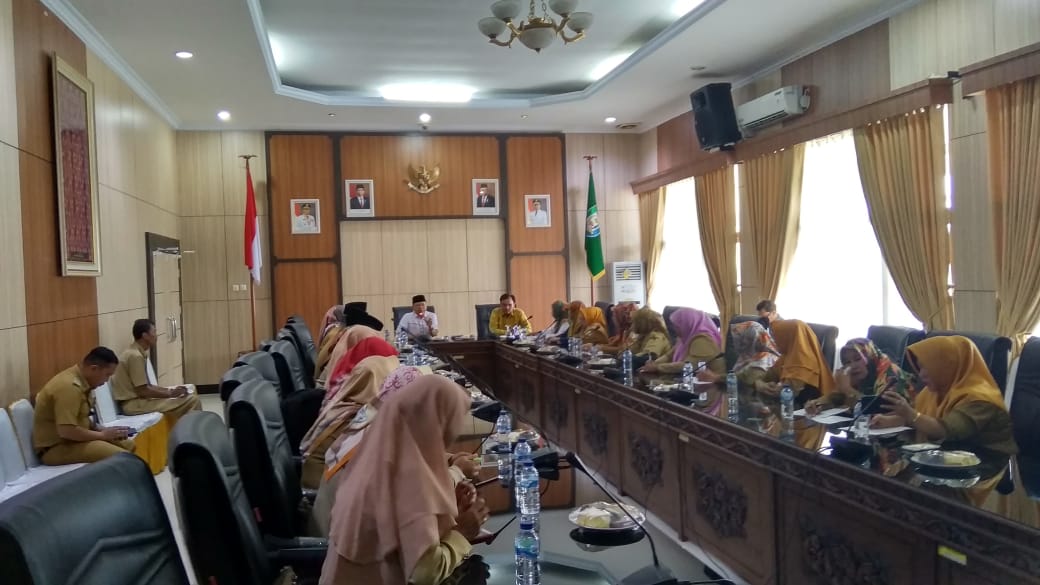 Satukan Persepsi Gubernur Rohidin Audiensi Bersama Guru dan GTKHNK 35+