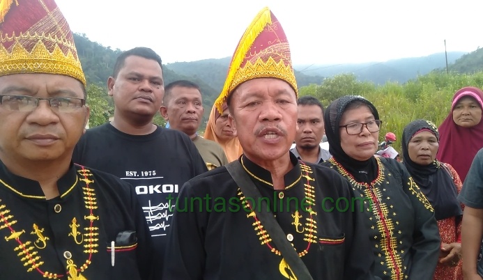 Massa Marga Sambo Demonstrasi di Tambang Dairi Prima Mineral 