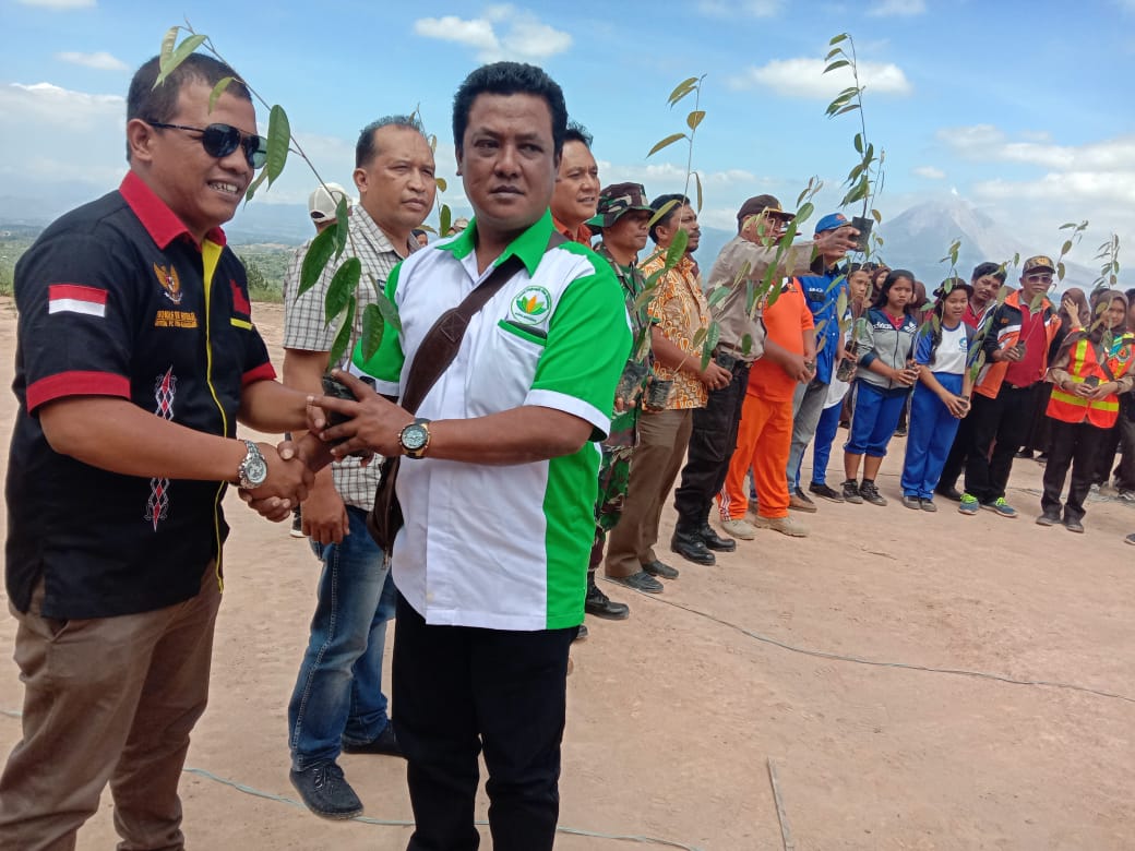 Walantara Sumut Tanam Pohon di Wisata Puncak Pelangkah Gading