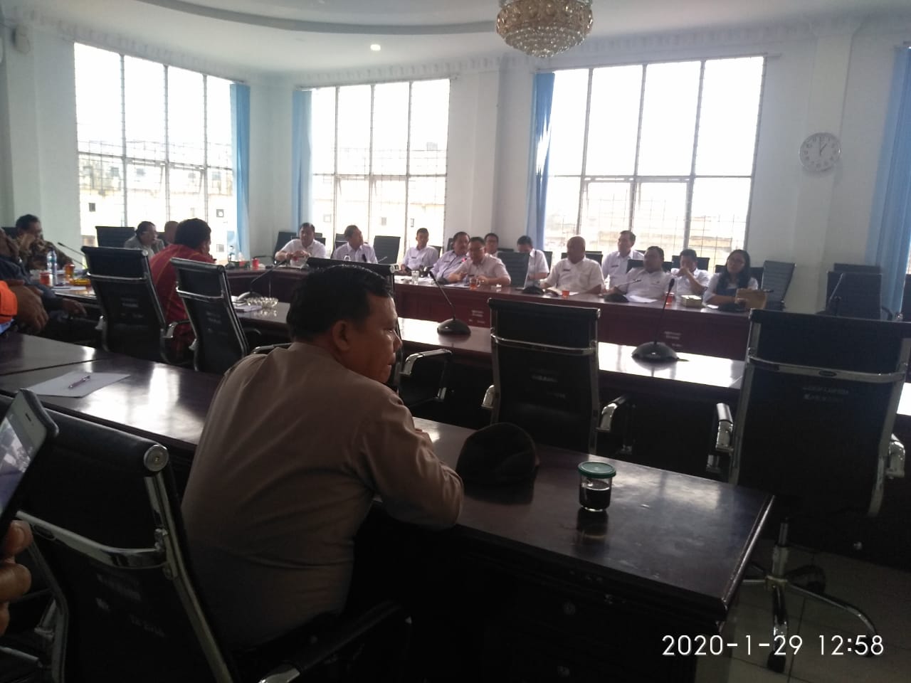 LSM Gelar Aksi Damai di Gedung DPRD Karo