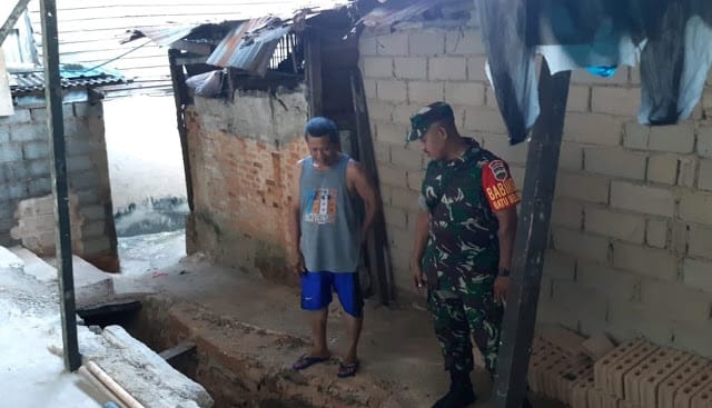 Ketua RT 05 Dampingi Babinsa Survei Jembatan 