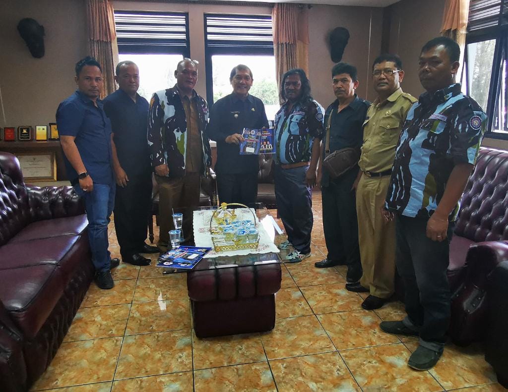 Bupati Karo Terkelin Brahmana SH MH menerima undangan dari pihak panitia untuk pelantikan Ketua Dewan Pimpinan Daerah  Ikatan Pemuda Karya Kab karo periode 2020 - 2025 yang akan diselenggarakan di Hotel Sibayak