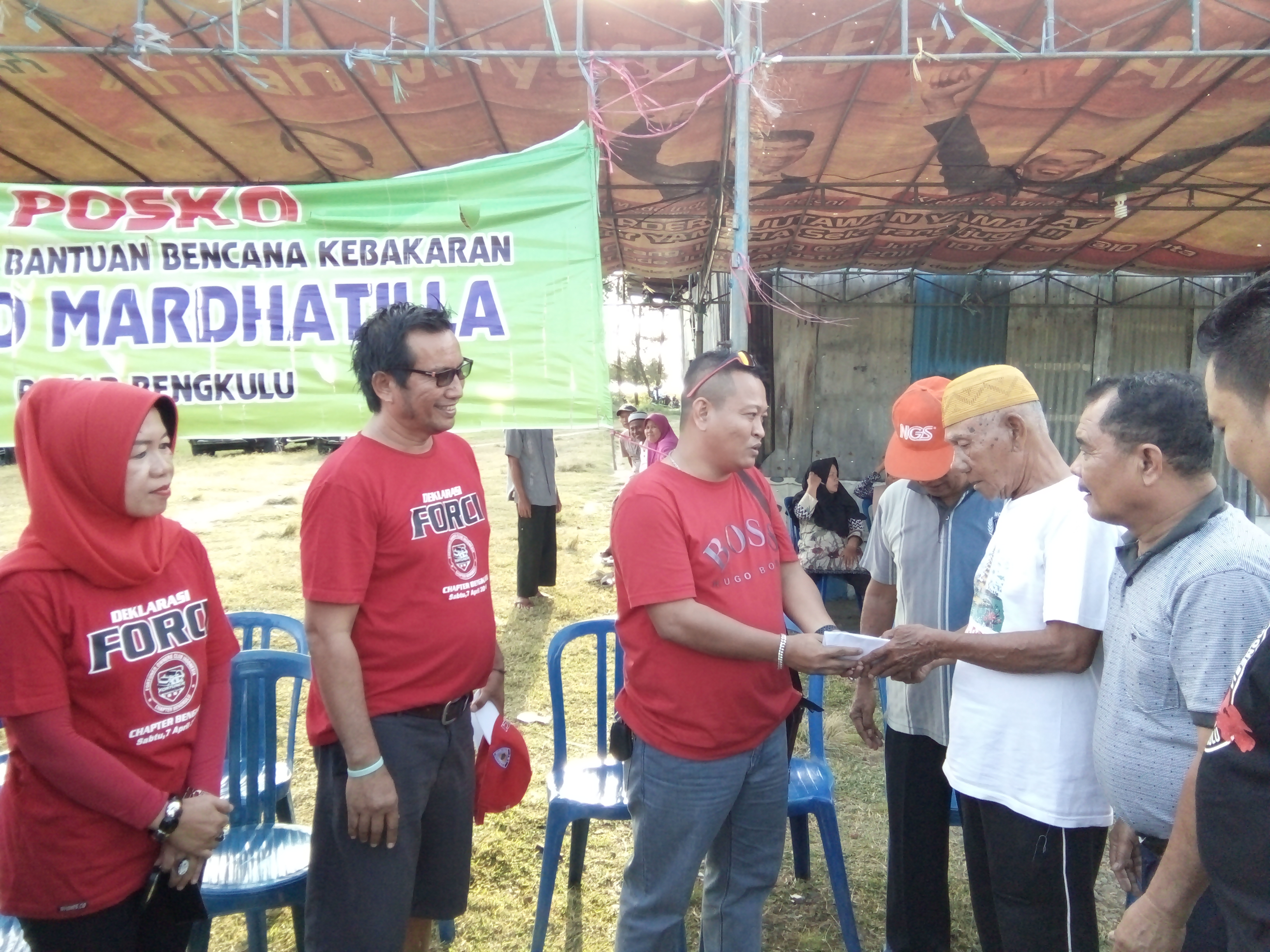 Ketua FORCI Chapter Bengkulu Serahkan Bantuan