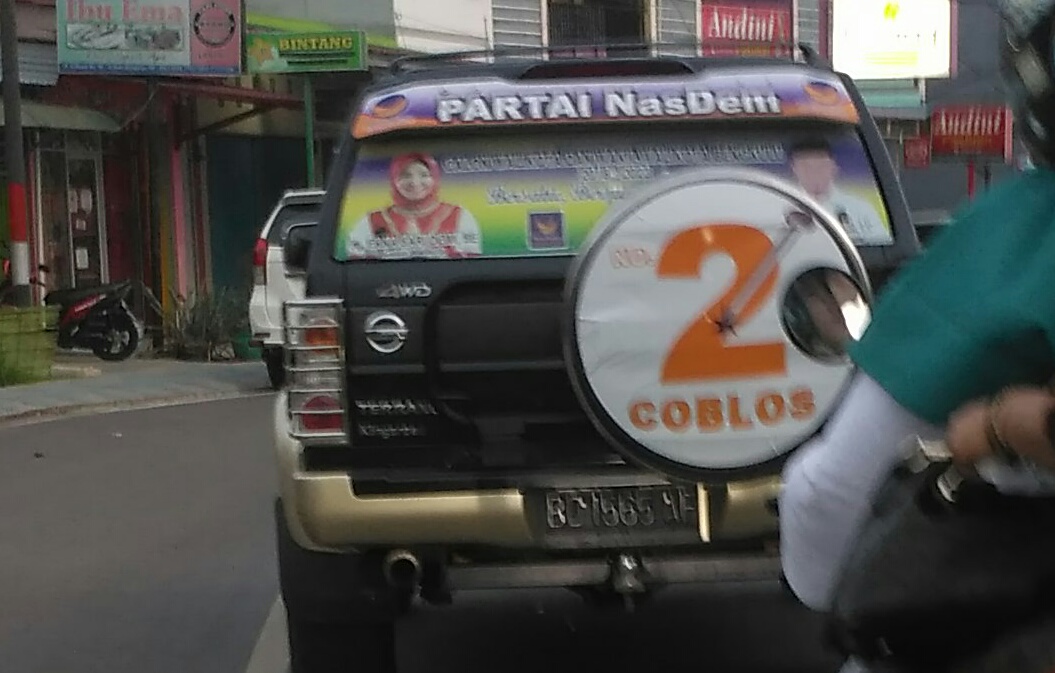 Mobil Paslon No Urut 2 Diduga Melanggar PKPU