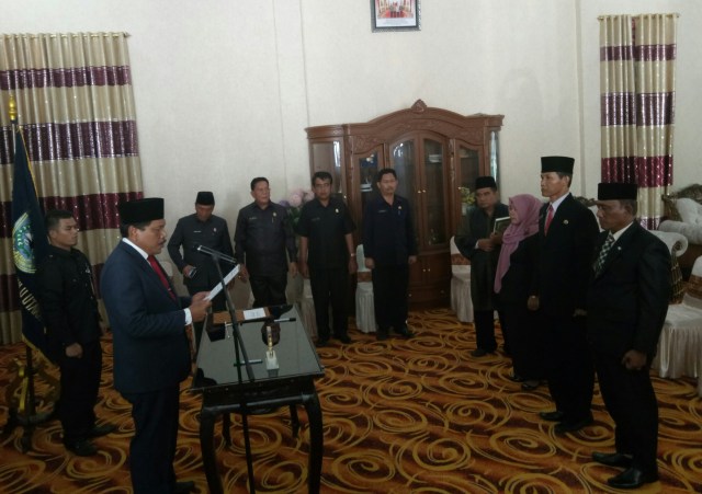 Tampak Bupati Ir Mian Melantik 3 Pejabat yang ada di Pemerintahan BU