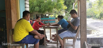 Emak-emak Enggano Ungkapkan Rasa Senang Dikunjungi Gubernur Rohidin