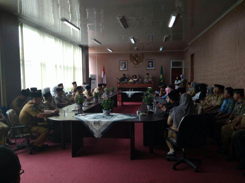 Bupati Rejang Lebong Dr.H.A.Hijazi S.H,M.Si rapat dengan OPD
