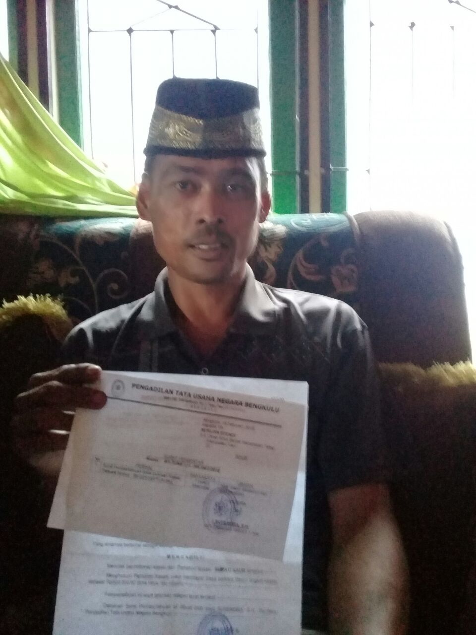 Nurlian Efendi yang merasa dirugikan atas putusan yang diberikan panitia pilkades