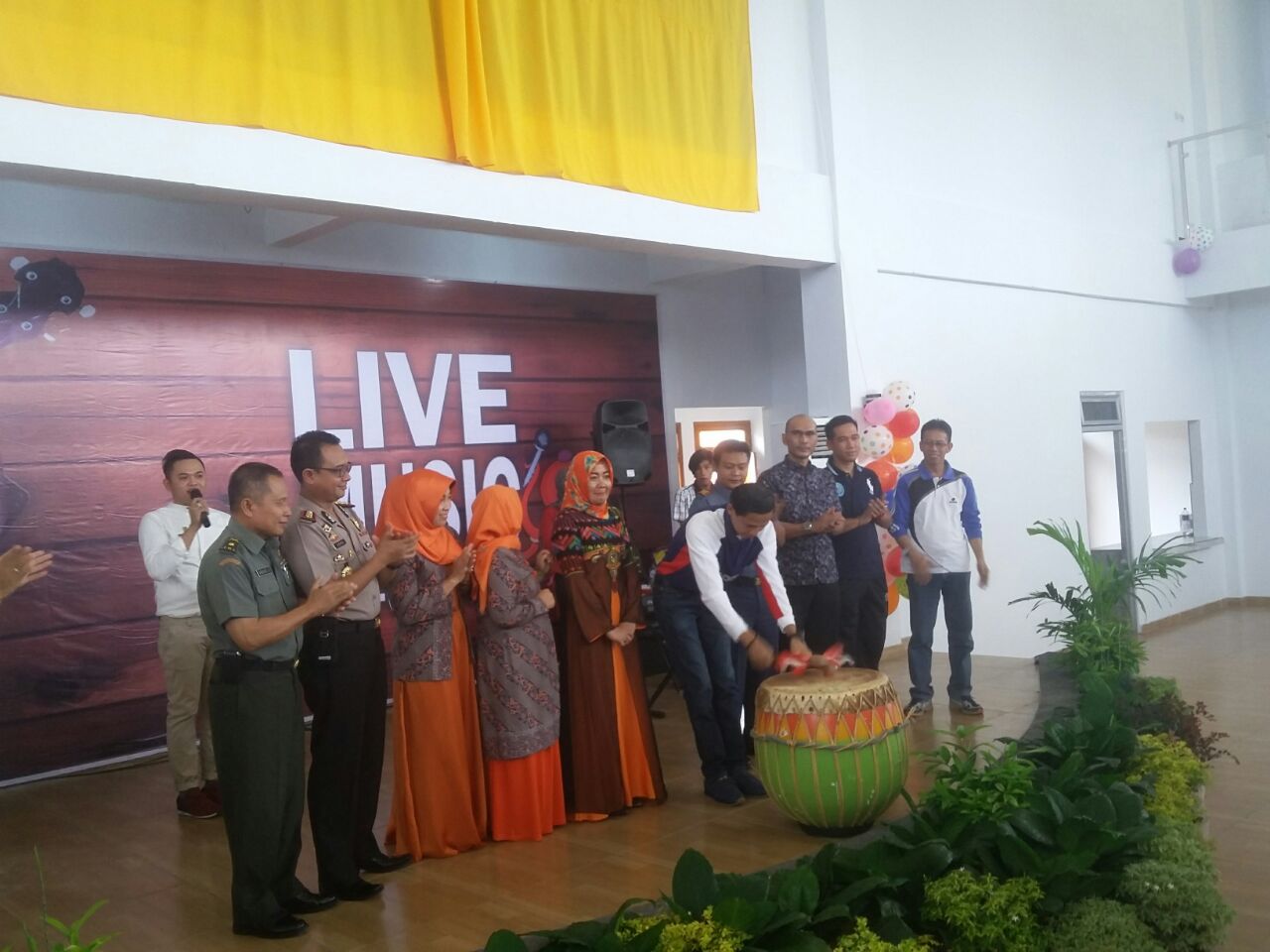 Tampak Bupati Meresmikan Tempat Kuliner Khas Kaur