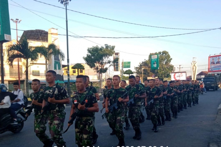Personil Kompi Senapan C Yonif 126/KC Rutinkan Lari Pagi